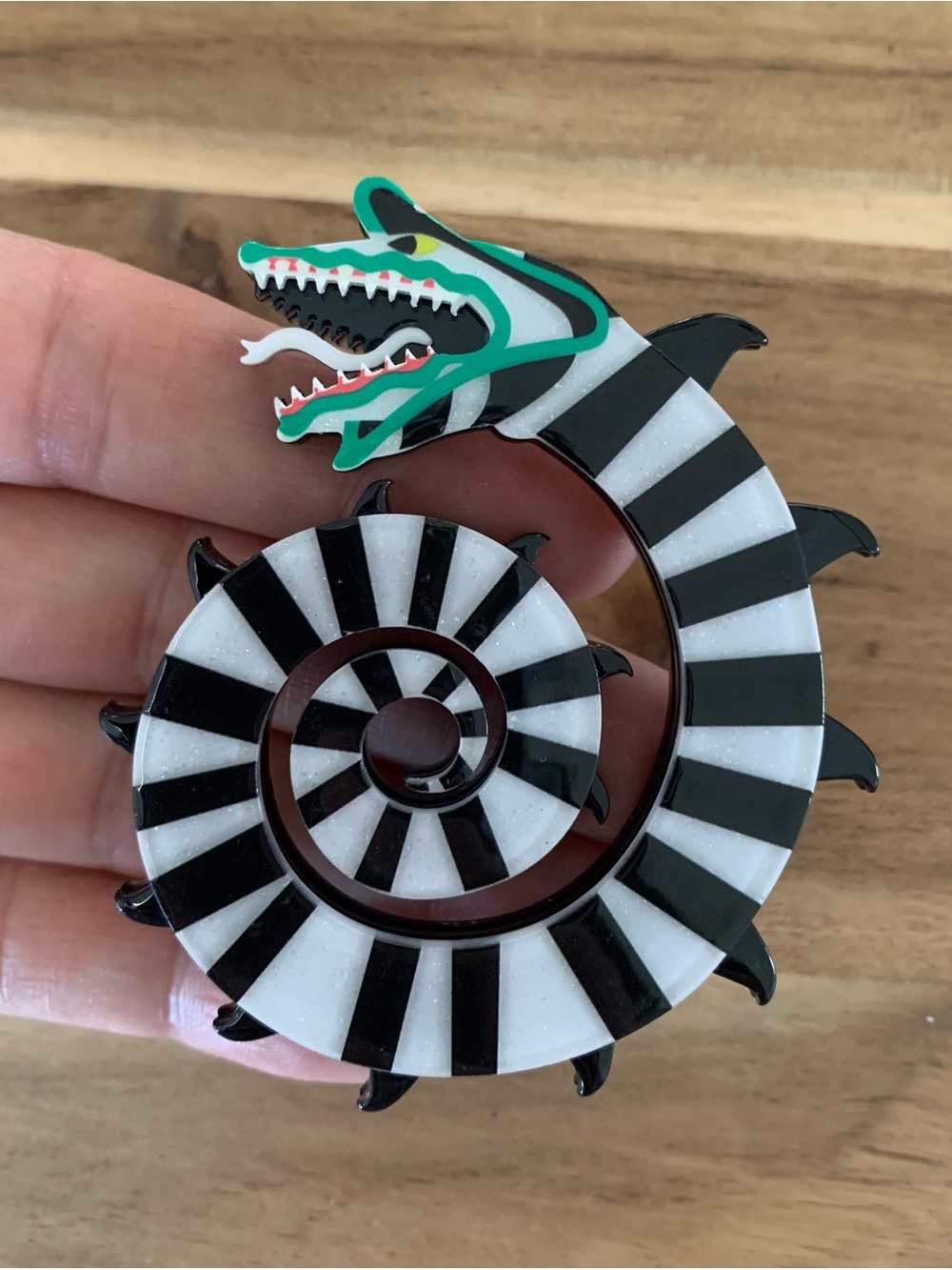 Erstwilder Sandworm Brooch animal pin NWOT - Picture 8 of 8